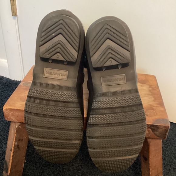 Hunter neoprene black and teal rain boots, size 9. Bonus fleece liners included! - Picture 8 of 9